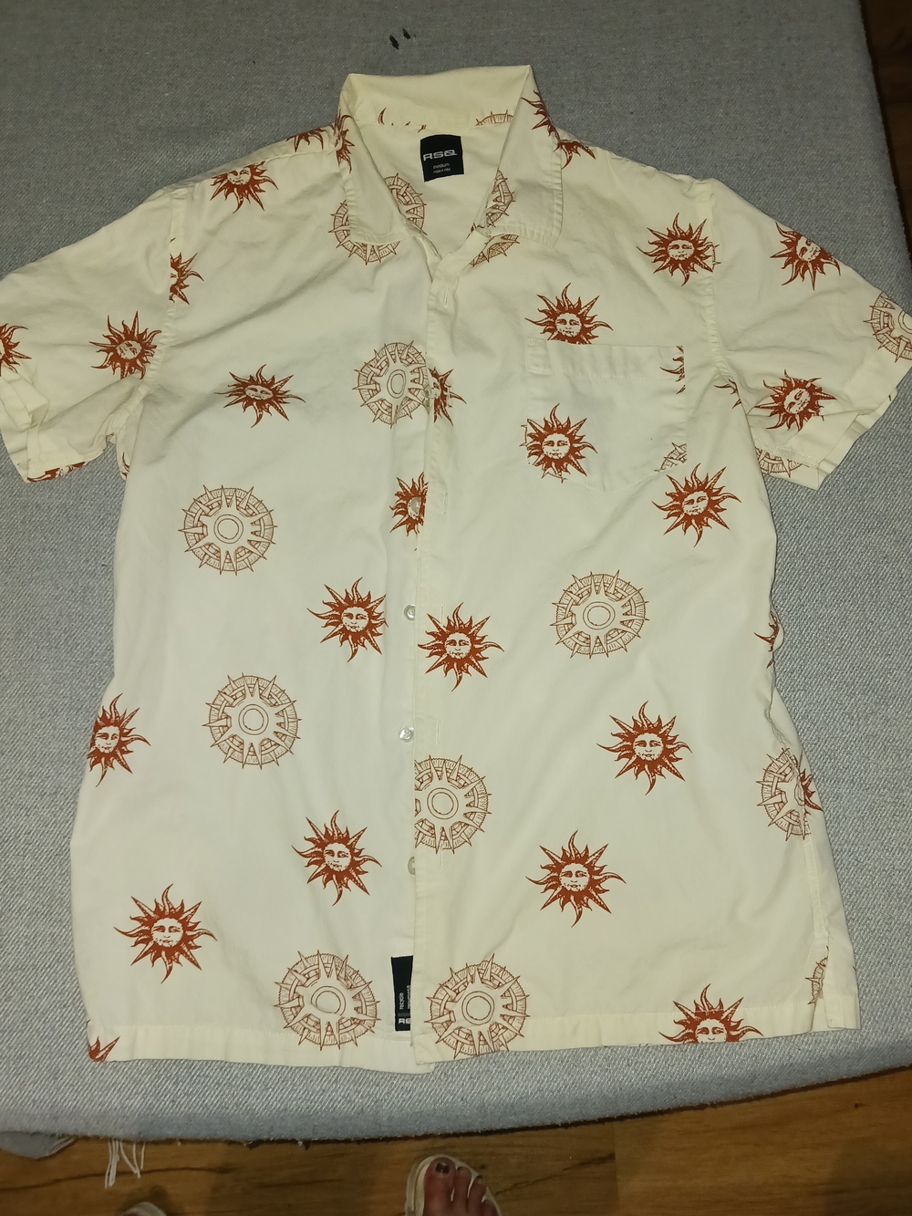RSQ Celestial Sun Print Short Sleeve Button Down Shirt Men's Cream & Brown Size